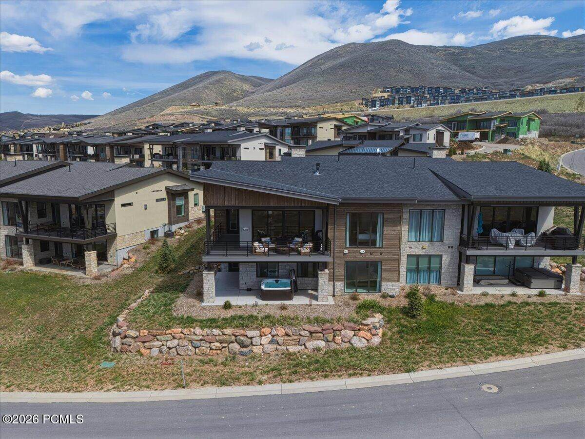 https://bt-photos.global.ssl.fastly.net/parkcity/orig_boomver_1_12601374-2.jpg