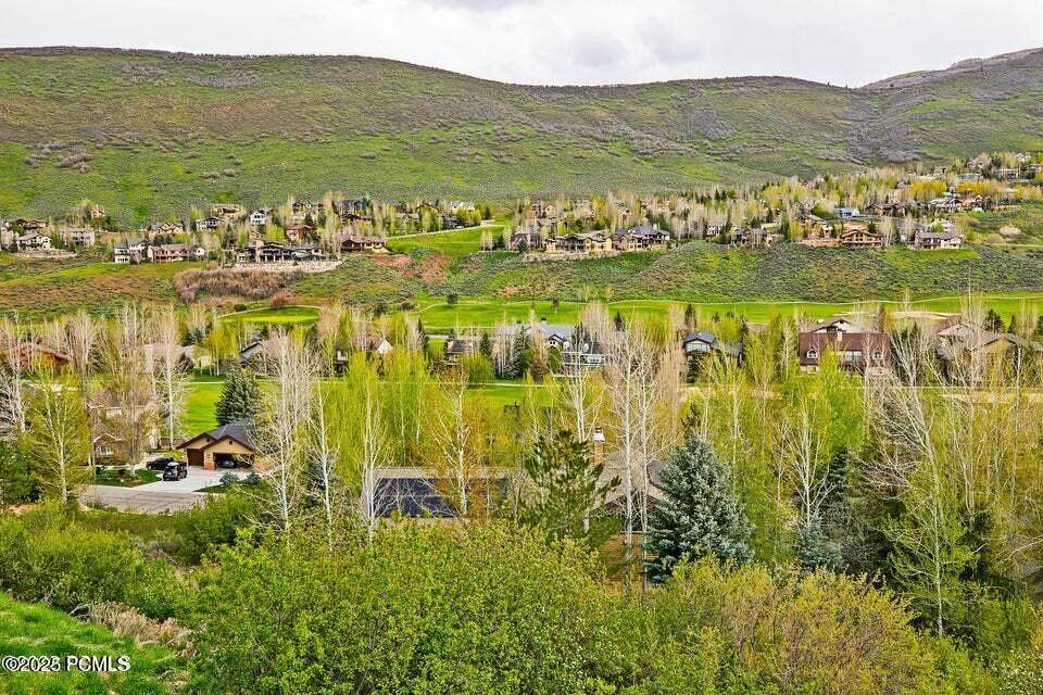https://bt-photos.global.ssl.fastly.net/parkcity/orig_boomver_1_12601447-2.jpg