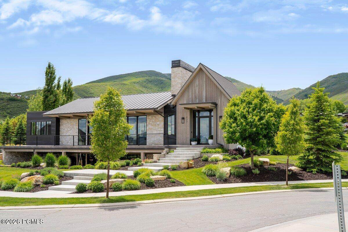 https://bt-photos.global.ssl.fastly.net/parkcity/orig_boomver_1_12602370-2.jpg
