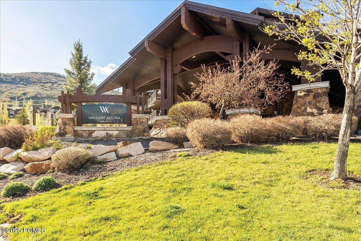 https://bt-photos.global.ssl.fastly.net/parkcity/orig_boomver_1_12603238-2.jpg