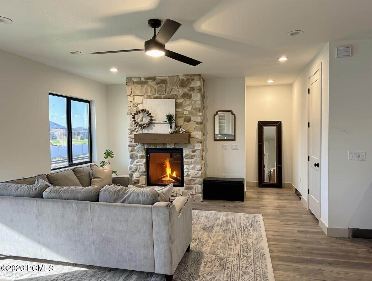 https://bt-photos.global.ssl.fastly.net/parkcity/orig_boomver_1_12603259-2.jpg