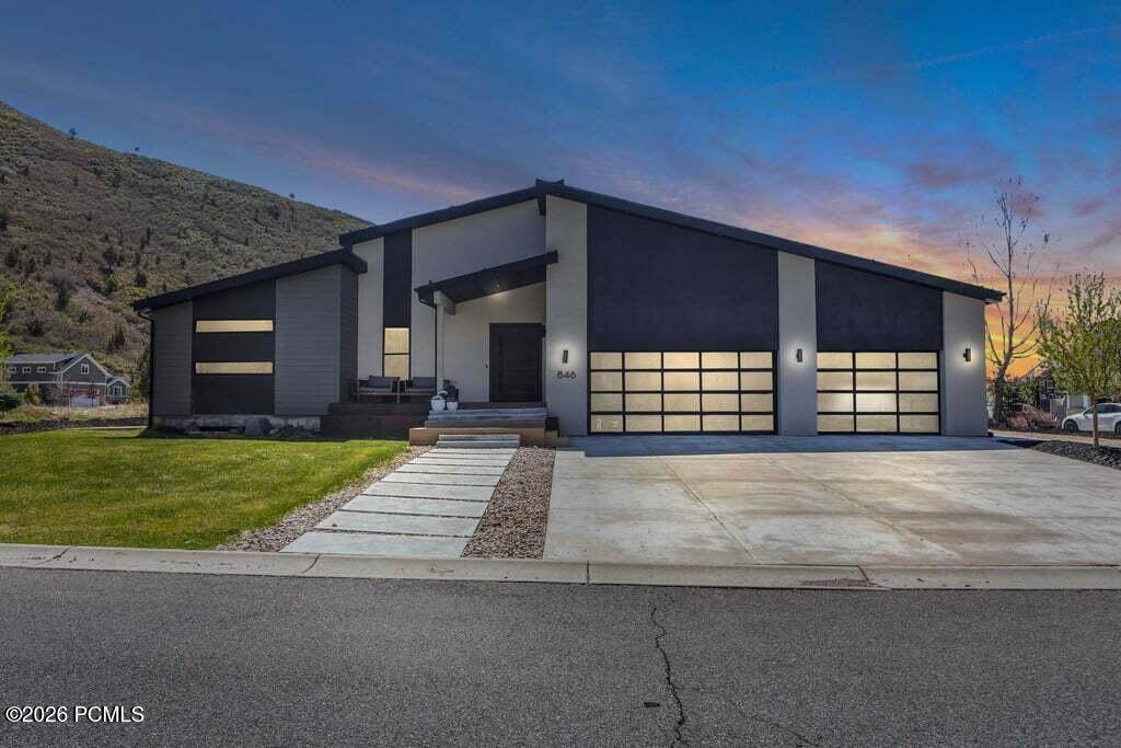 846 270 South - Photo 1