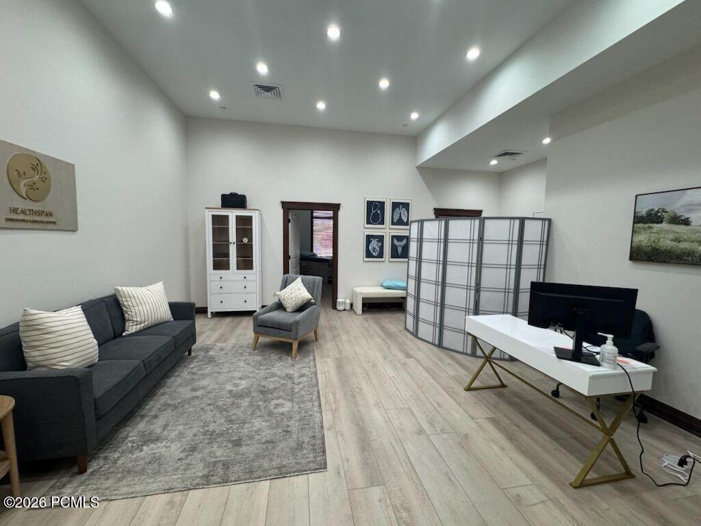 https://bt-photos.global.ssl.fastly.net/parkcity/orig_boomver_1_12603392-2.jpg