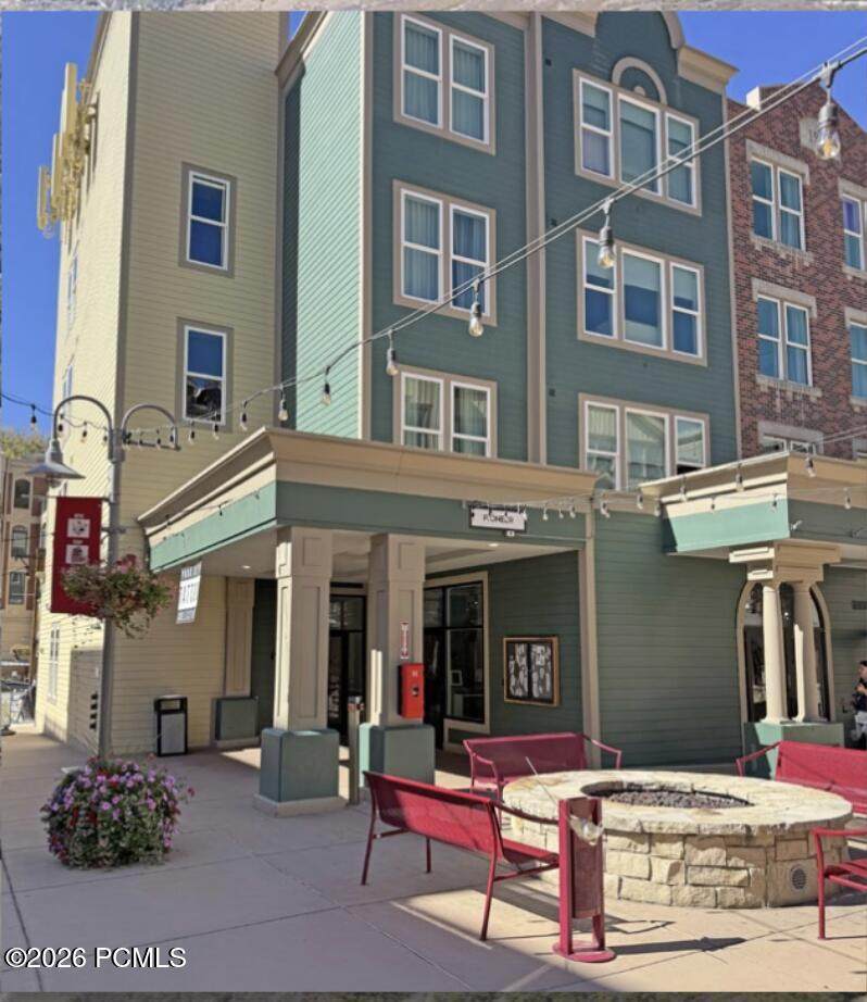 738 Main Street - Photo 1