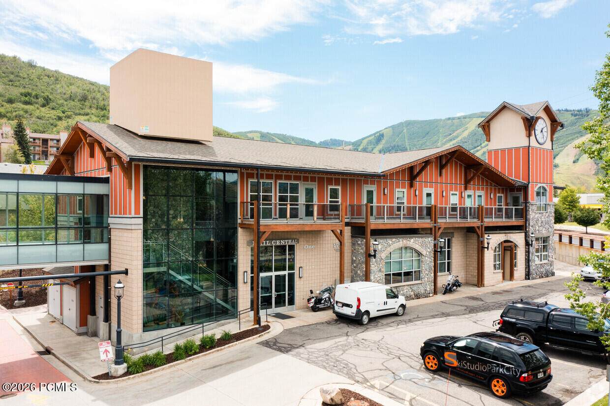 https://bt-photos.global.ssl.fastly.net/parkcity/orig_boomver_1_12603761-2.jpg