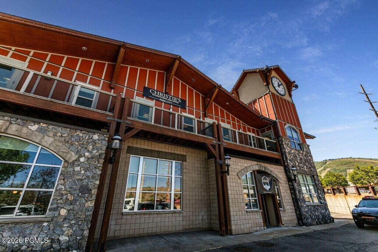 https://bt-photos.global.ssl.fastly.net/parkcity/orig_boomver_1_12603761-2.jpg