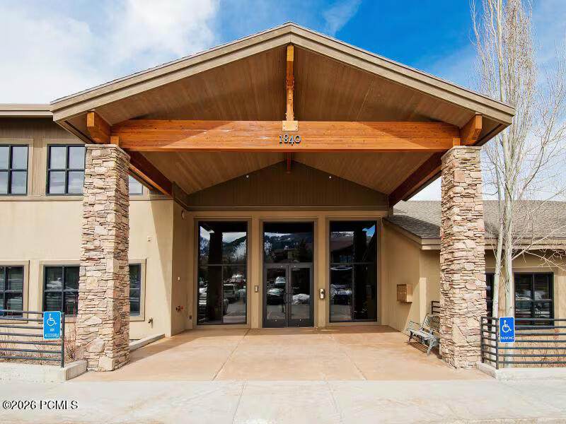 https://bt-photos.global.ssl.fastly.net/parkcity/orig_boomver_1_12604021-2.jpg