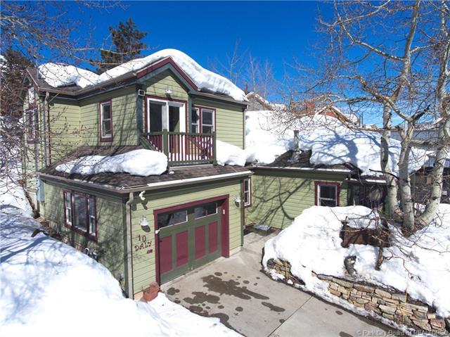 10 Daly Ave - Photo 1