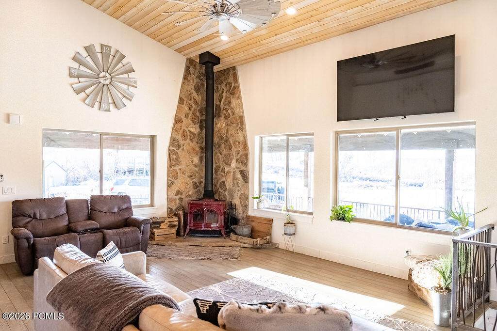 https://bt-photos.global.ssl.fastly.net/parkcity/orig_boomver_3_12600998-2.jpg