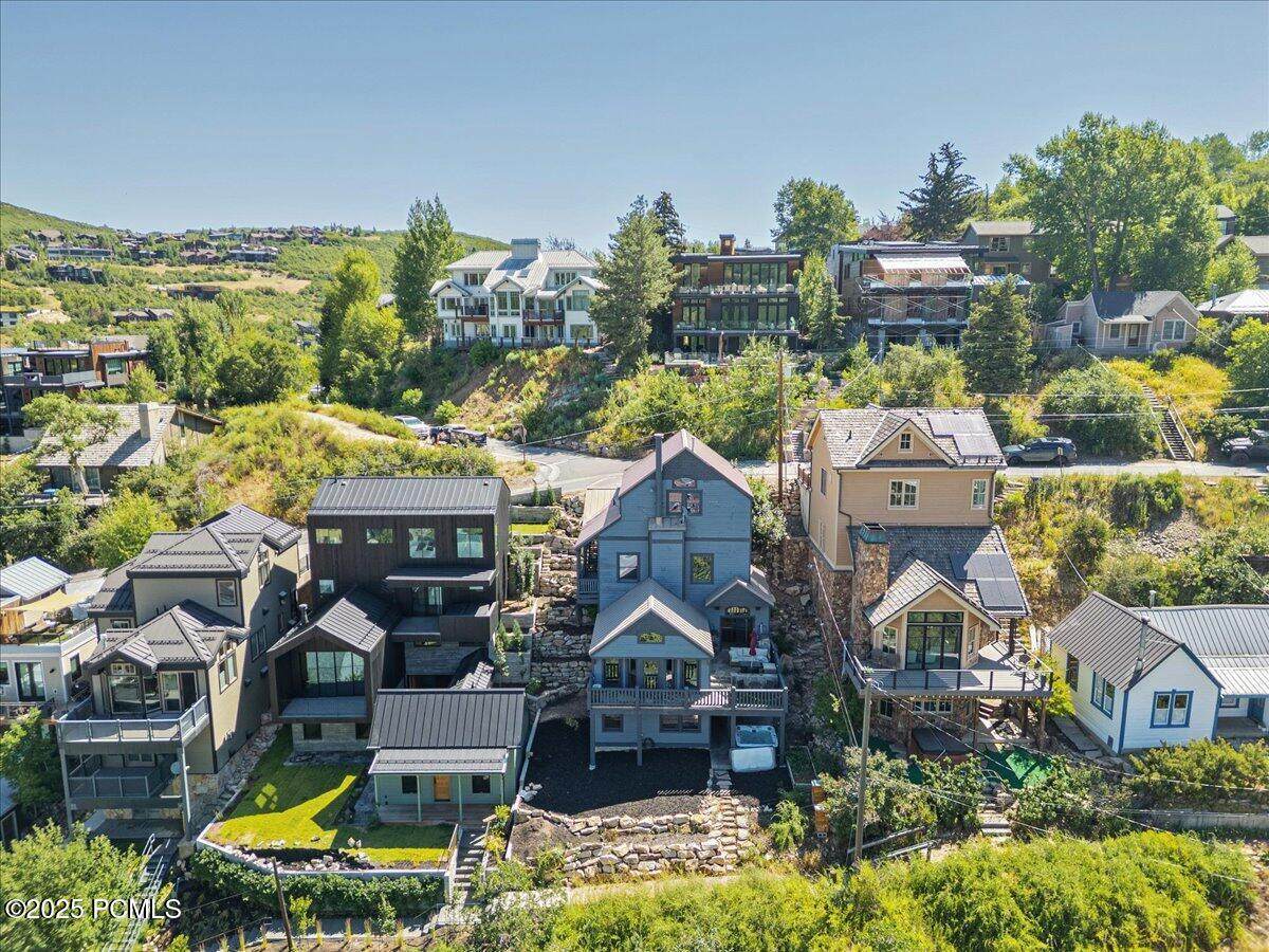 335 Ontario Avenue - Photo 1