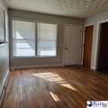 605 Howard Street - Photo 2