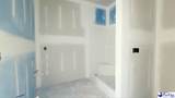 1018 Wessex - Photo 14