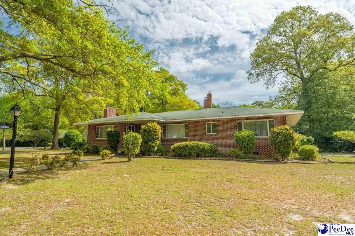 600 Greenway Dr. - Photo 1