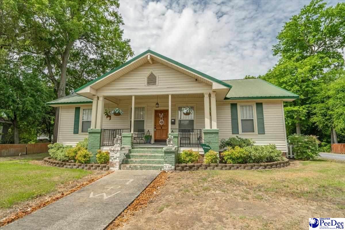 111 Oak St - Photo 1