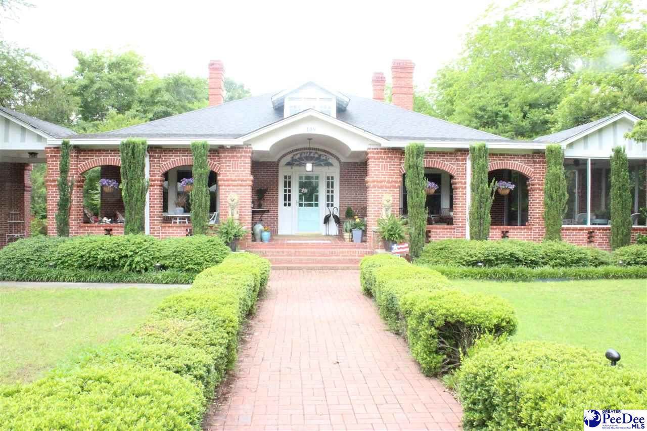 109 Walton - Photo 1