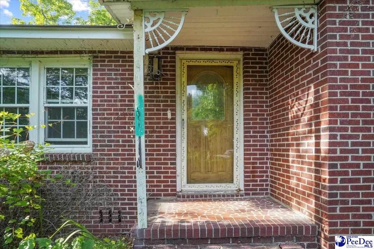 201 Hutchinson Ave - Photo 1