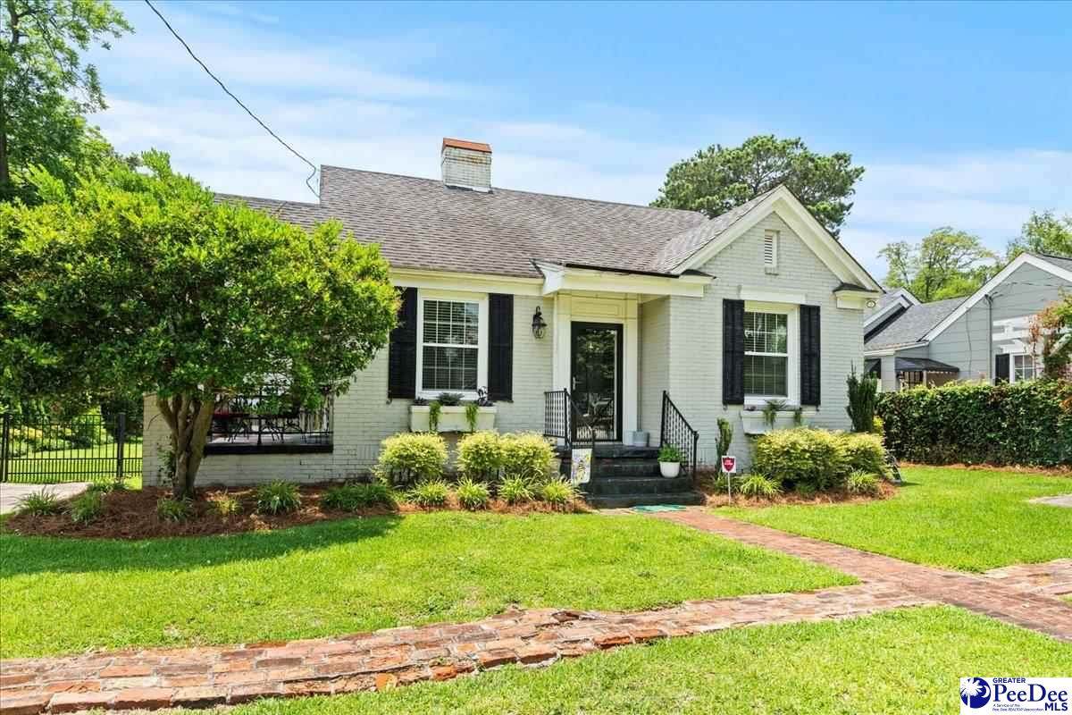 318 Mcleod Street - Photo 1