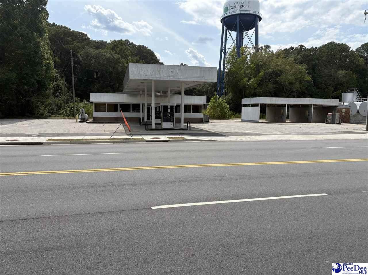 305 Main St - Photo 1