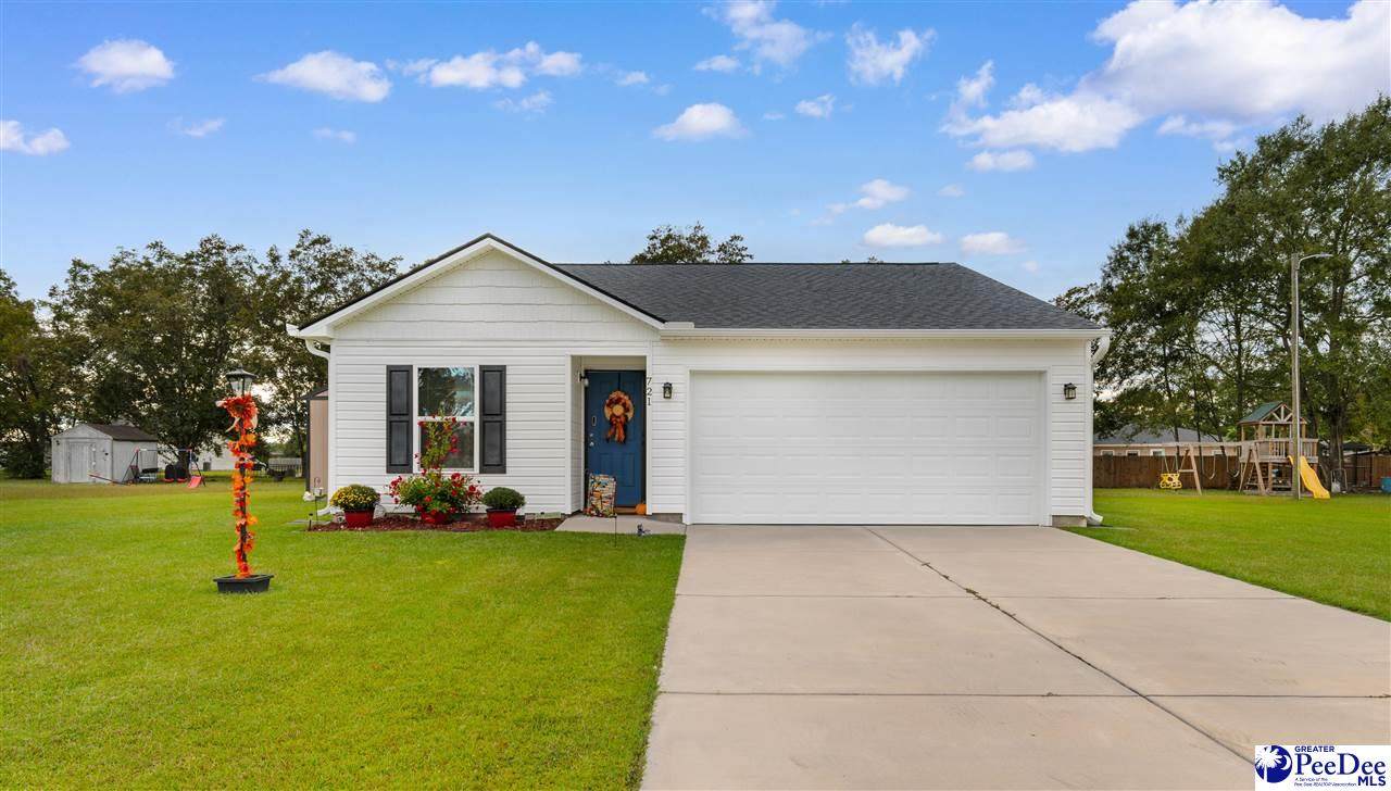 721 Twin Oaks Circle - Photo 1