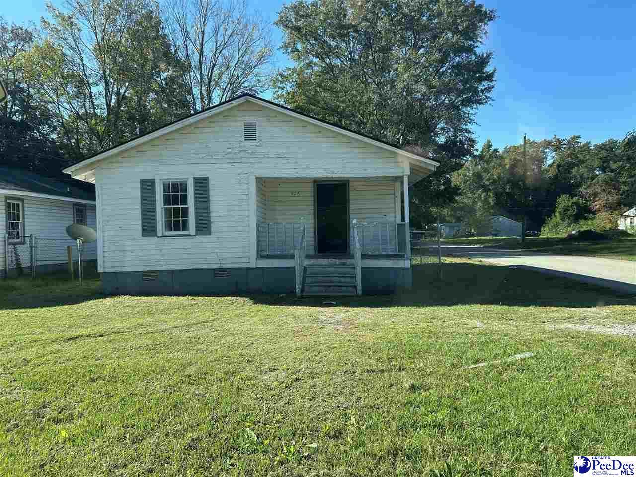 904 Carver St - Photo 1