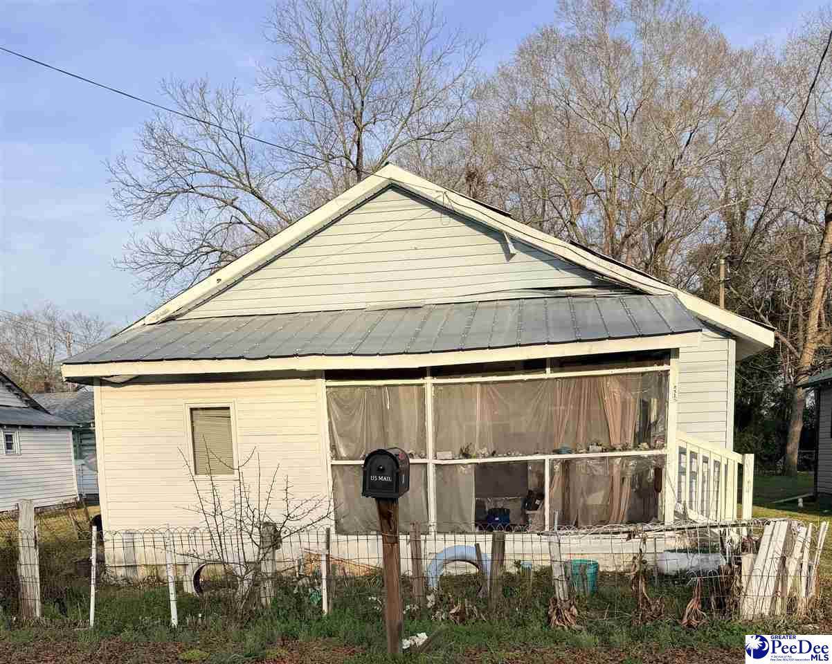 412 Harrell St - Photo 1