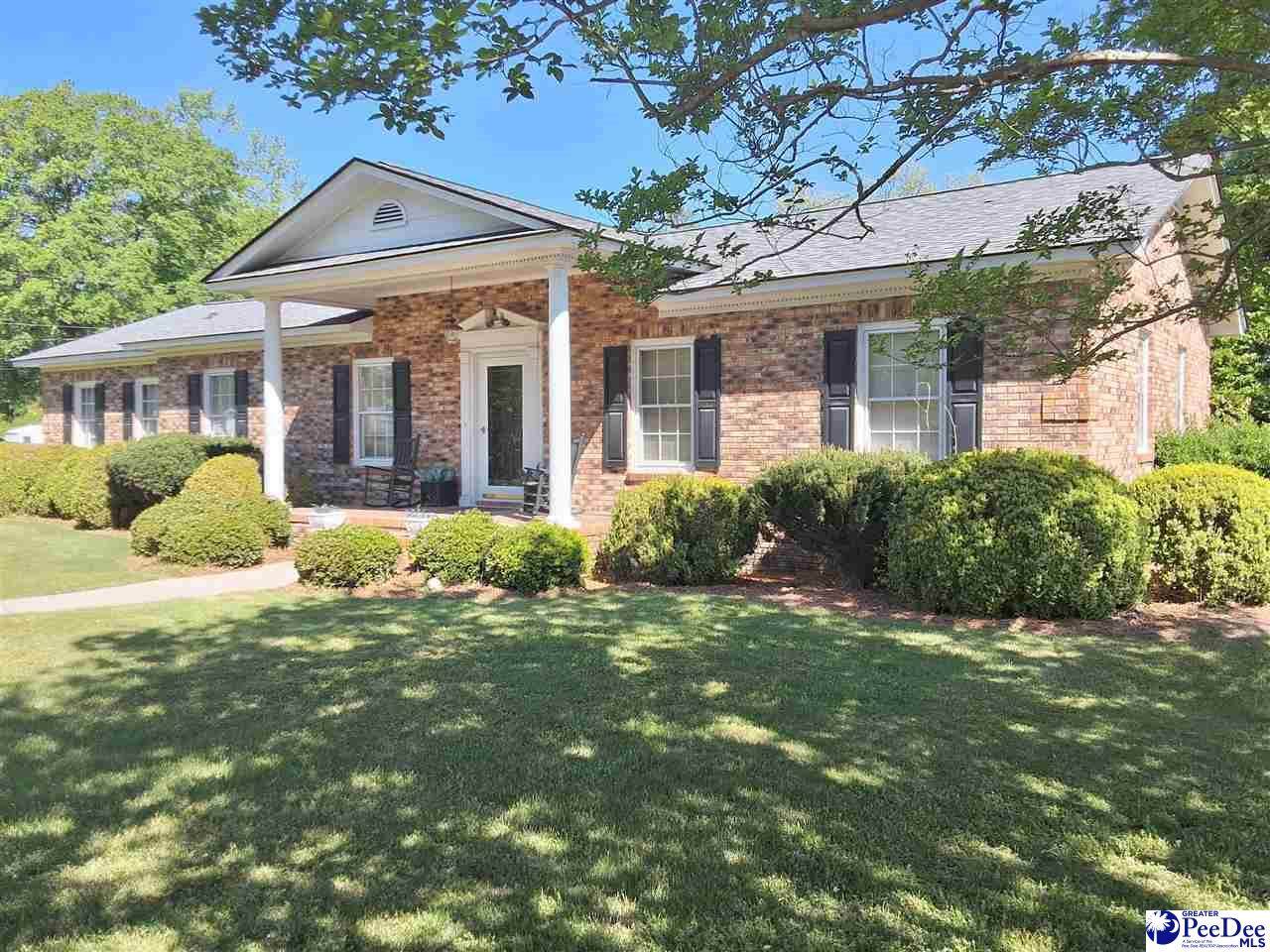 961 Clarendon Ave - Photo 1