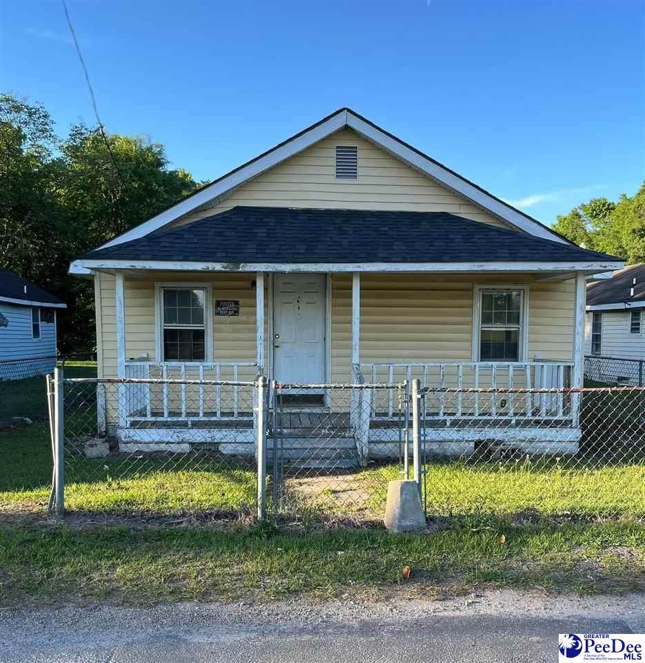 605 Edgar St - Photo 1