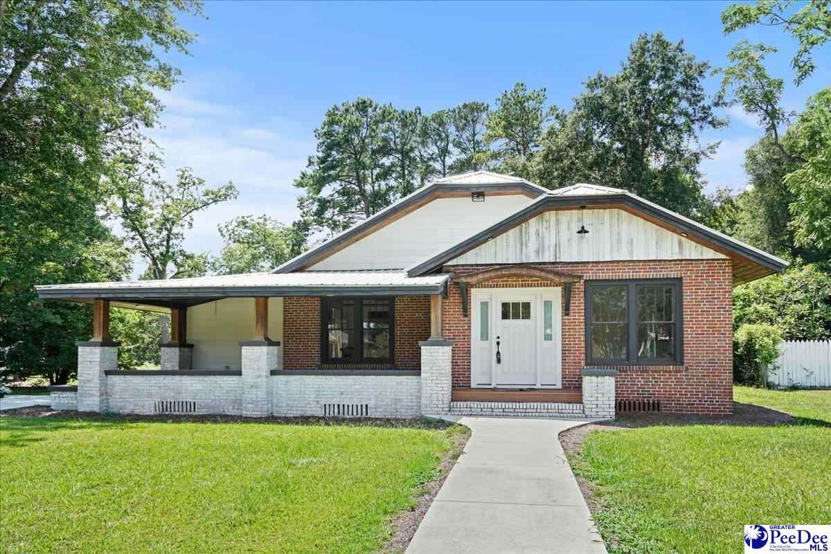 417 Smith St - Photo 1