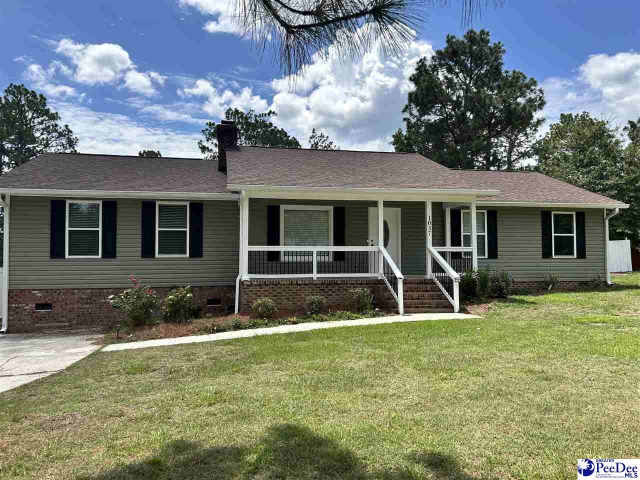 1037 Wellington Dr - Photo 1