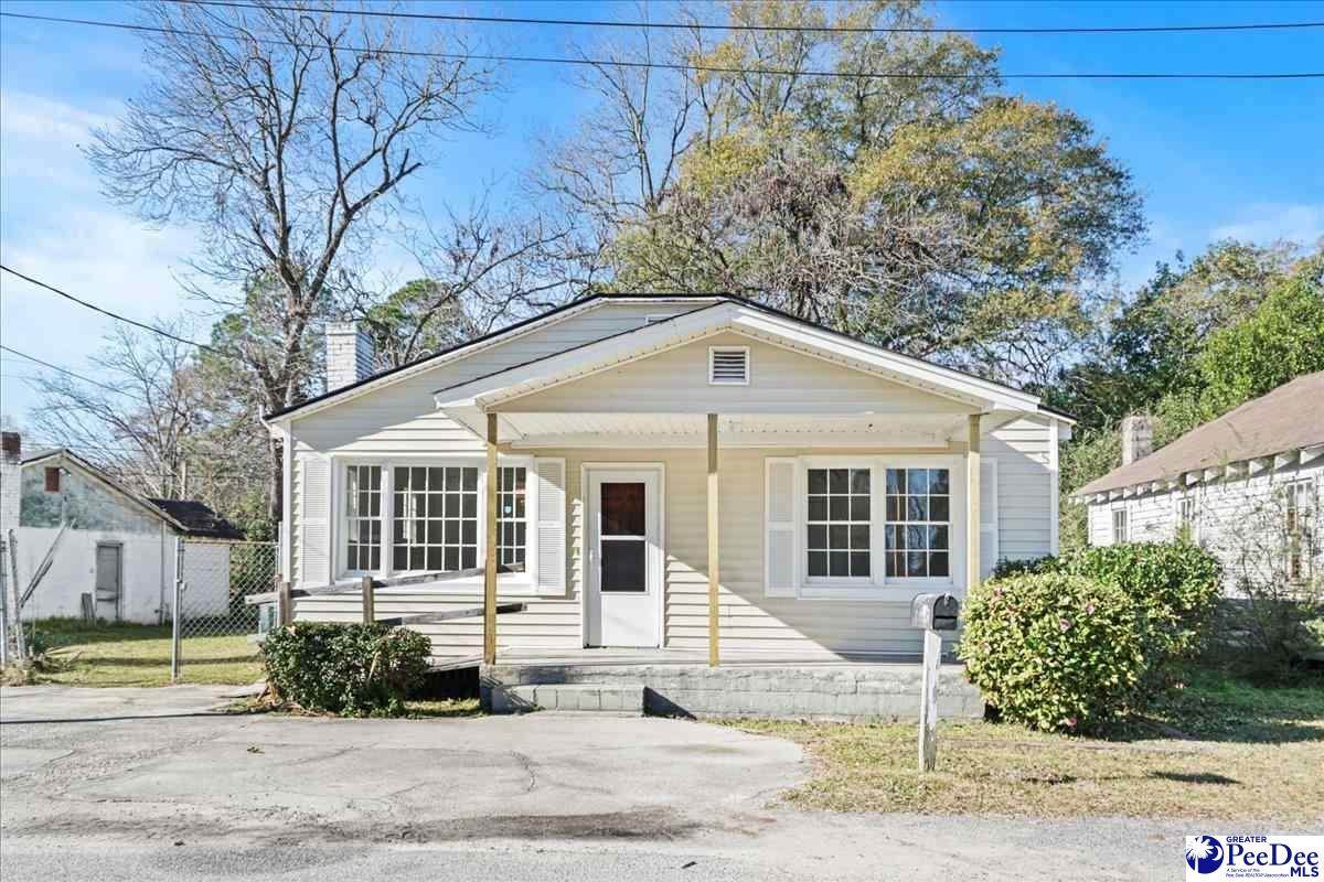 705 Lawson St - Photo 1