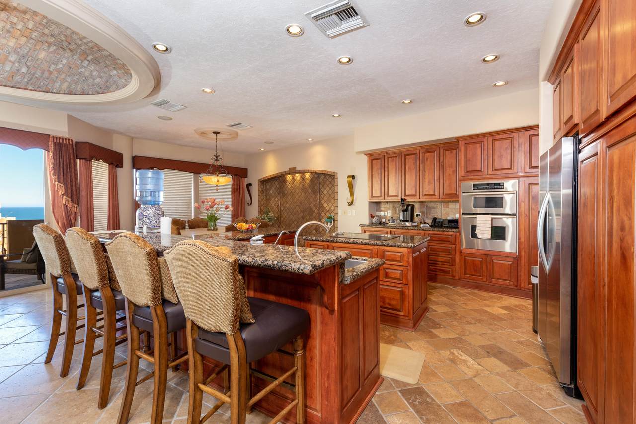 802 Bella Sirena - Photo 1