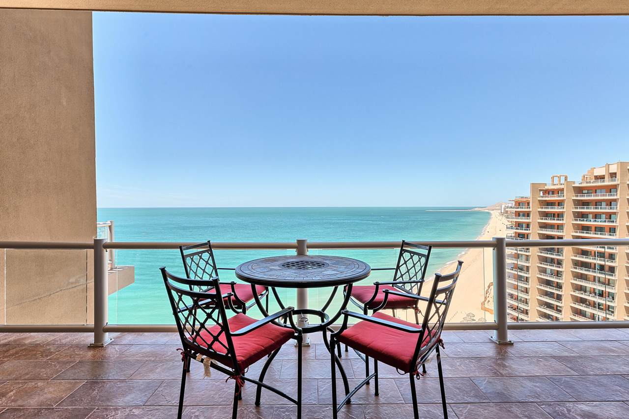 1407 Las Palomas - Photo 1
