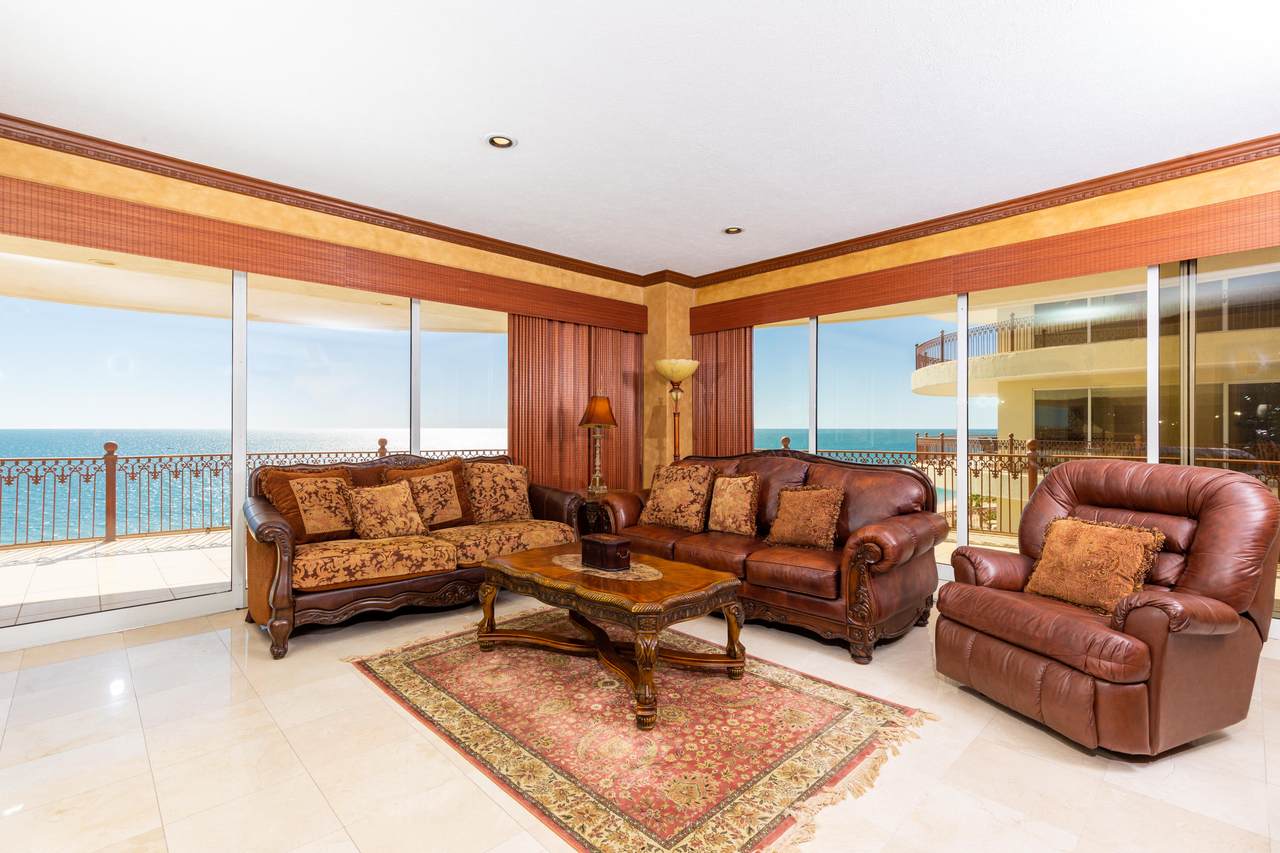 709 Puerta Privada - Photo 1