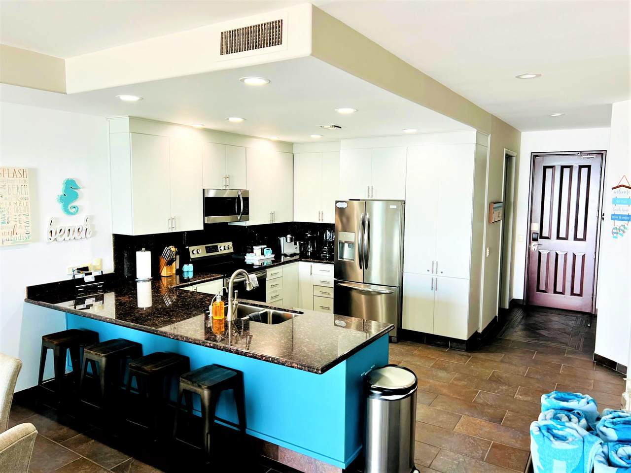 404 Las Palomas - Photo 1