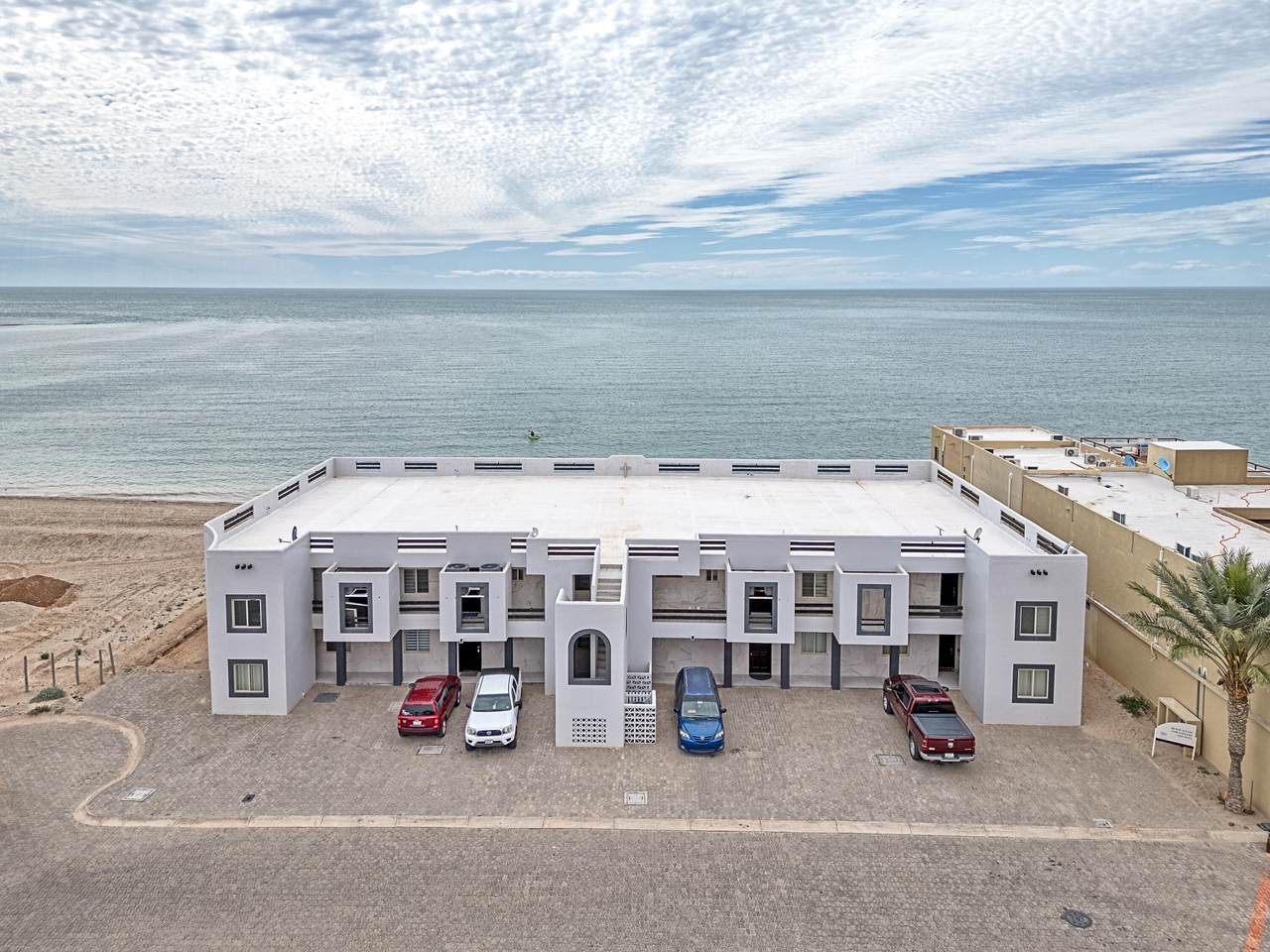 Villa Costa Turquesa, Laguna Shores - Photo 1