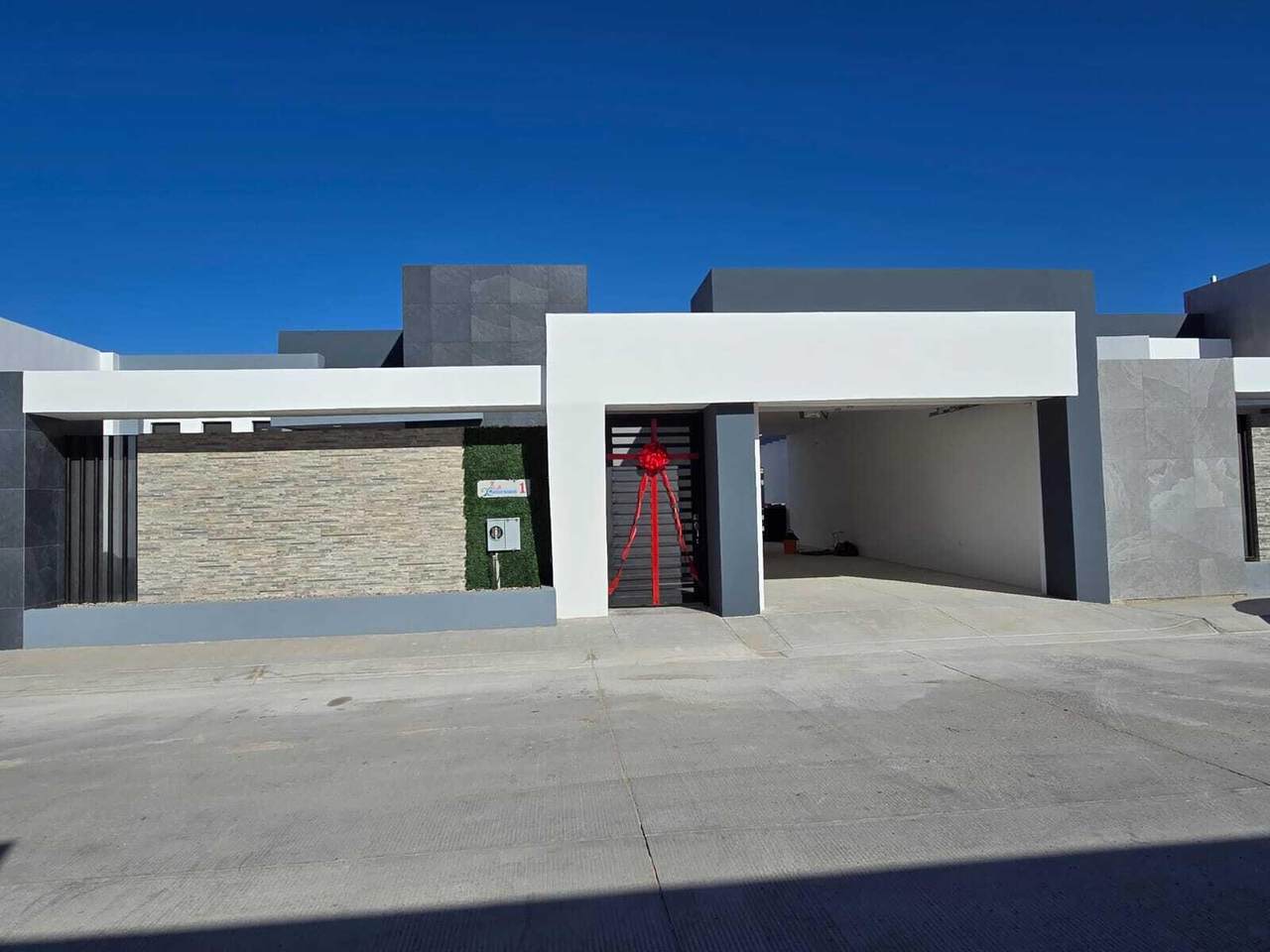 F-22A L21 Blvr. Las Conchas, - Photo 1