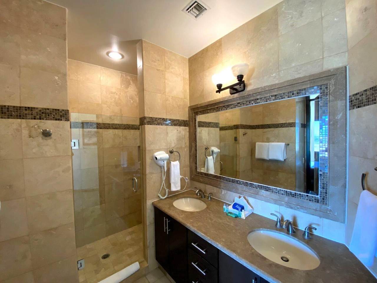 1601 Las Palomas - Photo 1