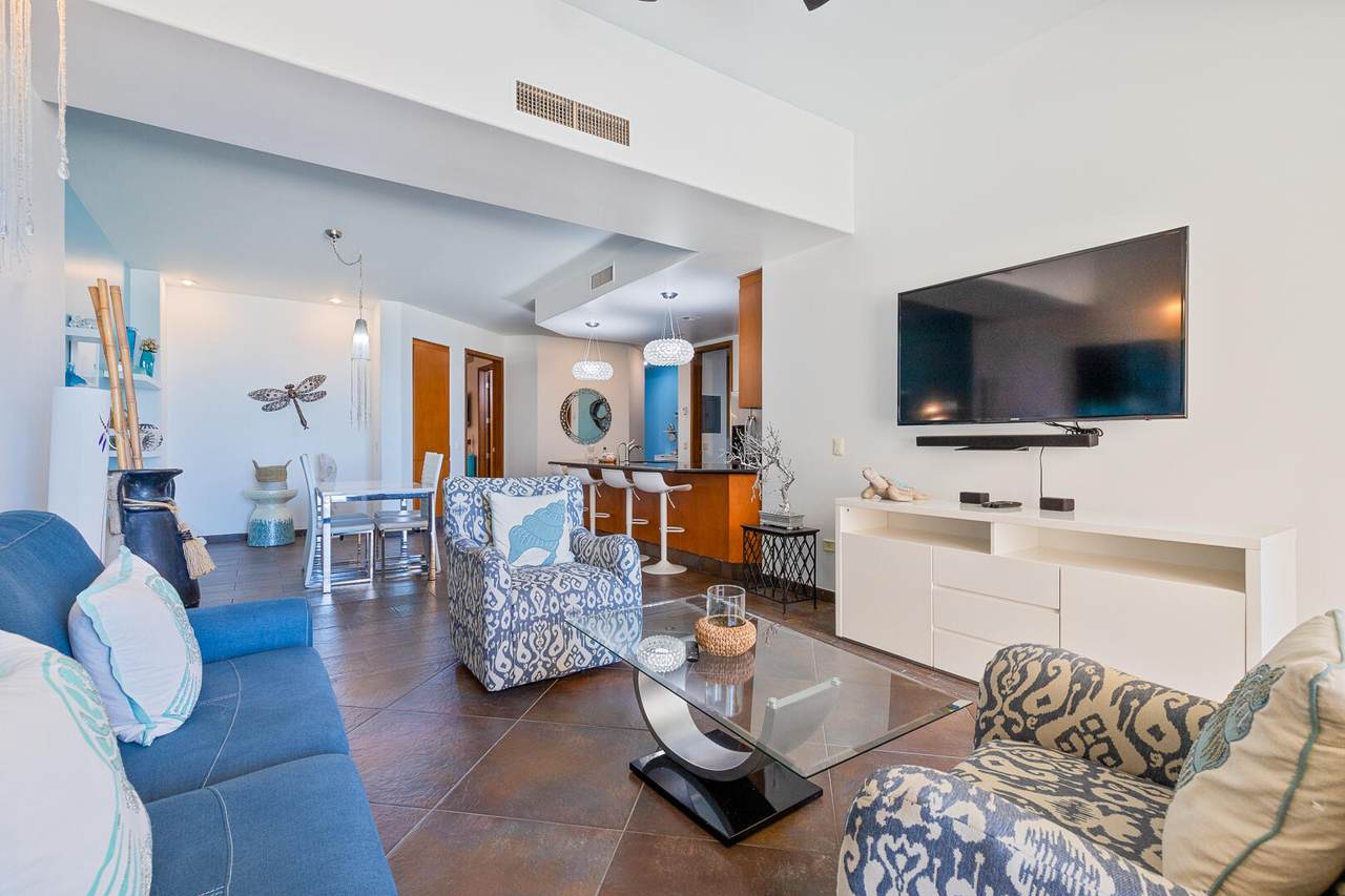 302 Cabrillo, Las Palomas - Photo 1