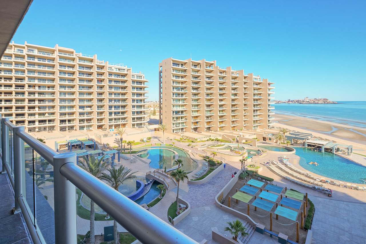 601 Las Palomas - Photo 1