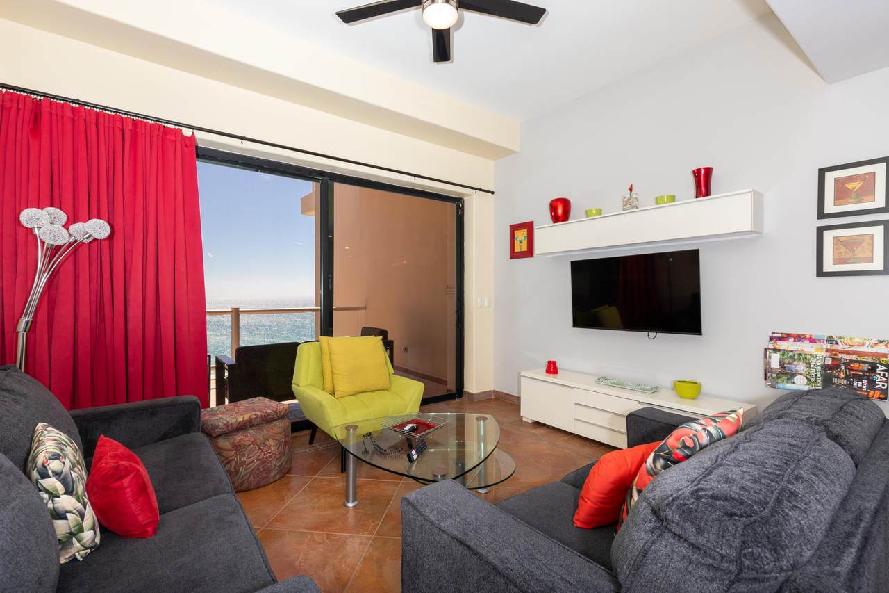 605 Las Palomas - Photo 1