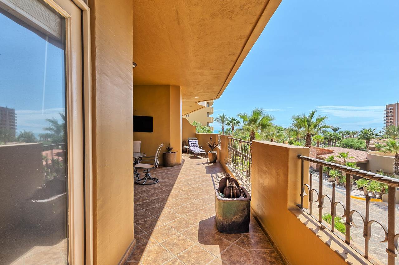 205 Bella Sirena - Photo 1