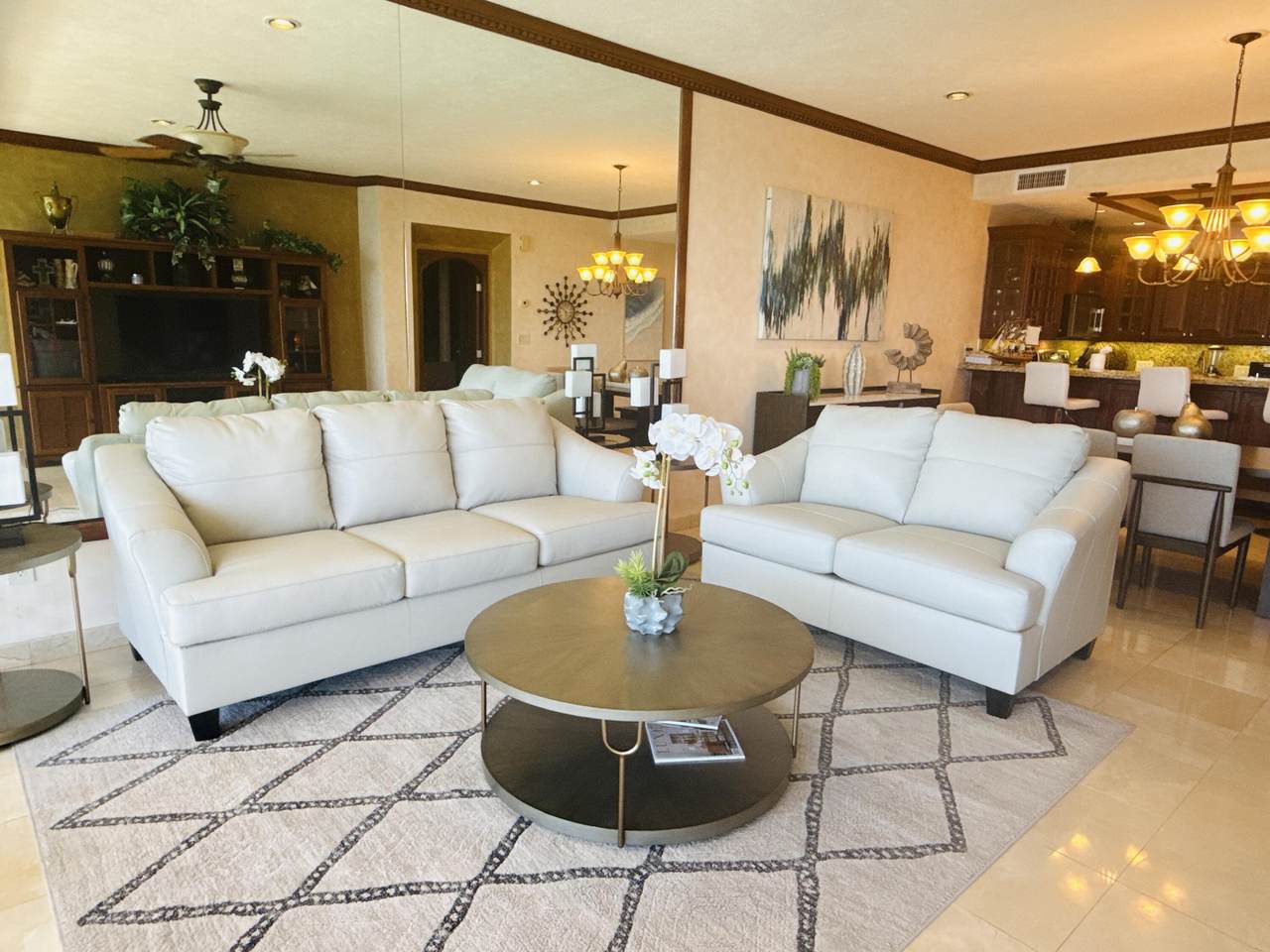 903 W Puerta Privada - Photo 1