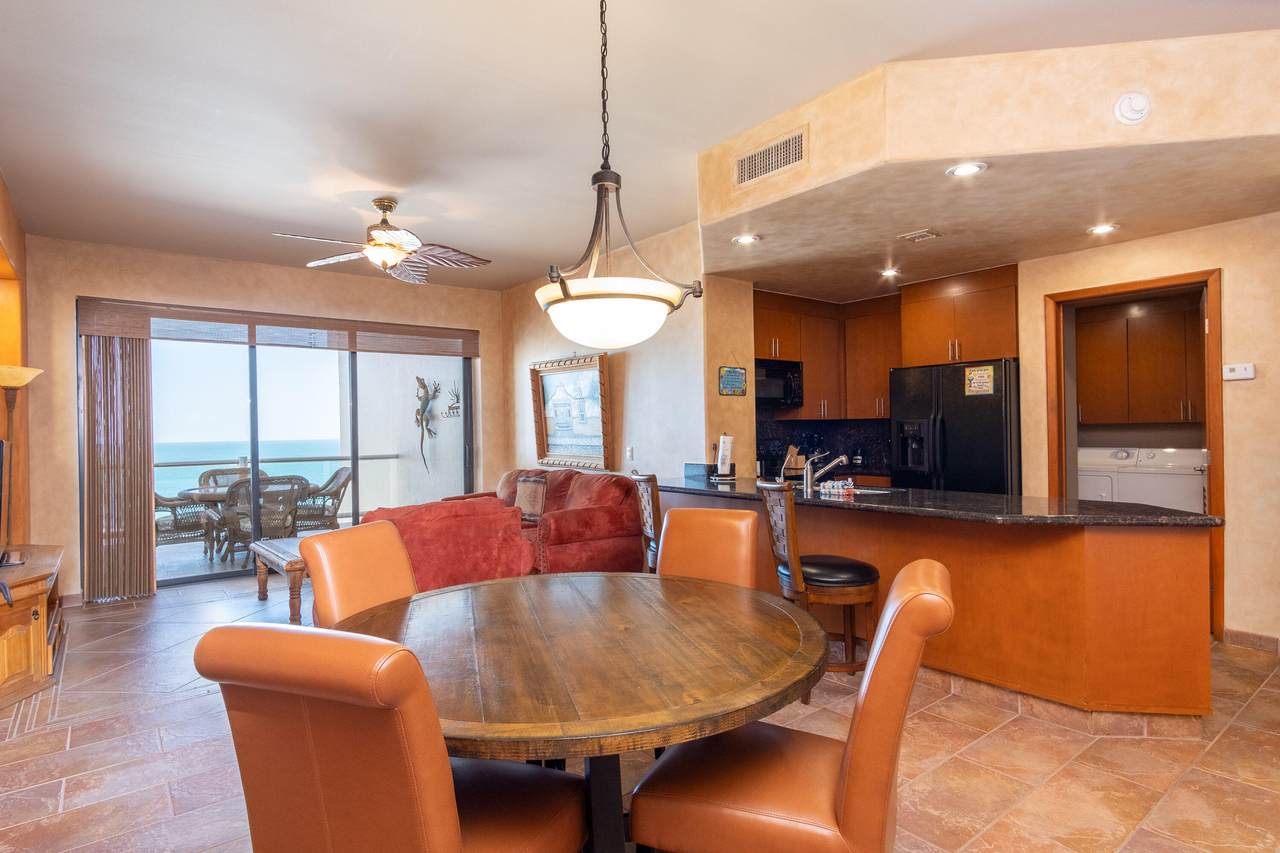 806 Las Palomas - Photo 1