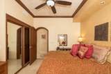 801 E Puerta Privada - Photo 34
