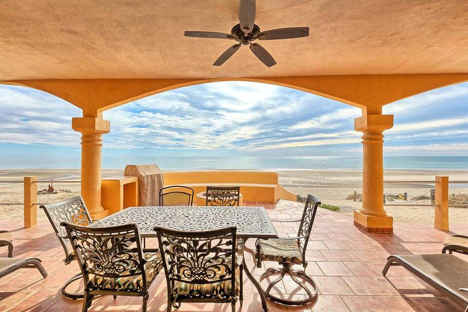 M33 L8 1/8 Langostinos, Playa Encanto - Photo 1