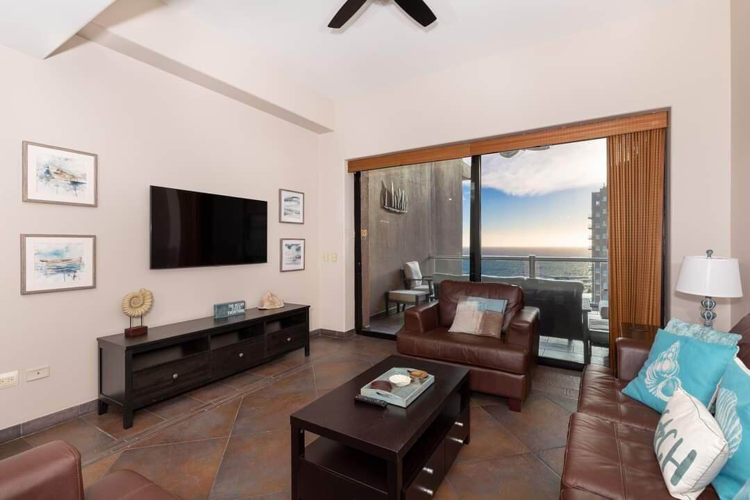 902 Las Palomas - Photo 1