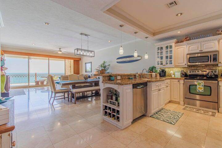 406 E Puerta Privada - Photo 1
