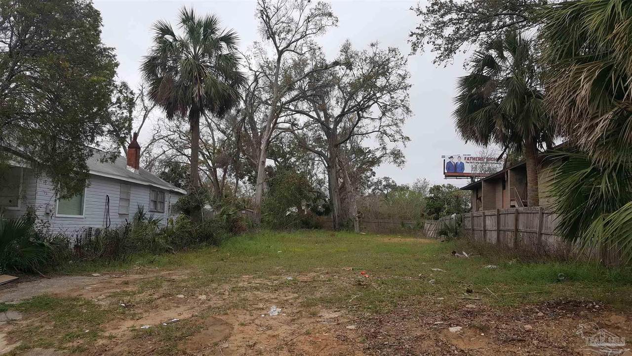 220 Hernandez St - Photo 1