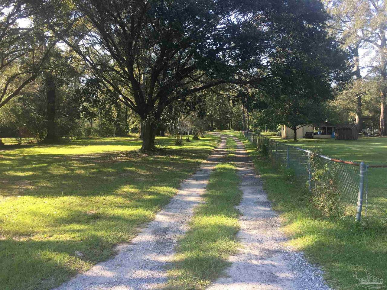 1002 Daffin Rd - Photo 1