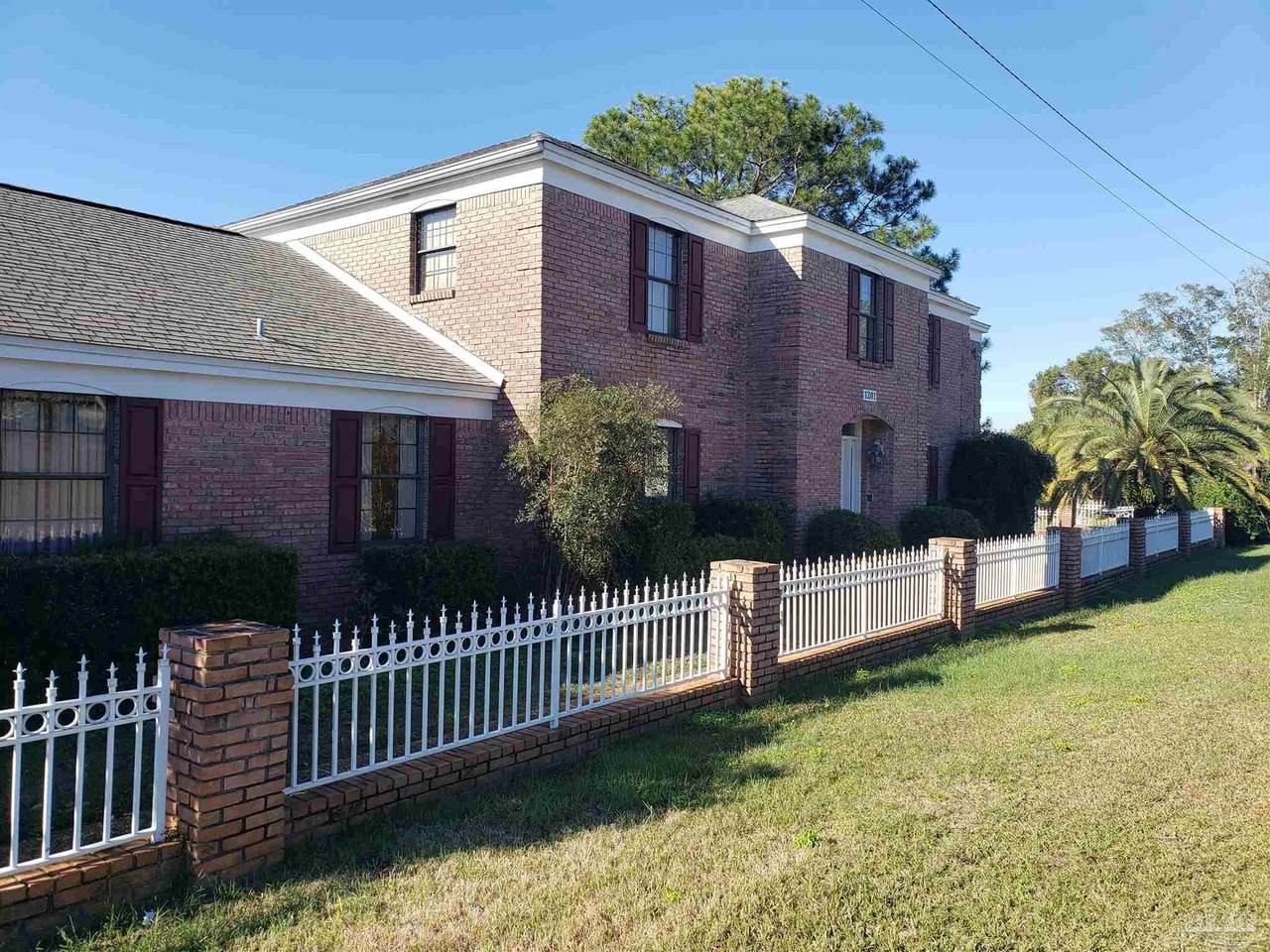 1201 Bayou Blvd - Photo 1